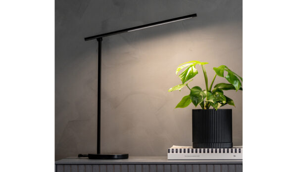 „L20B“ - LED Tischlampe Angle-Lamp-01 NIILA mit USB-A Ladestation, Schwarz